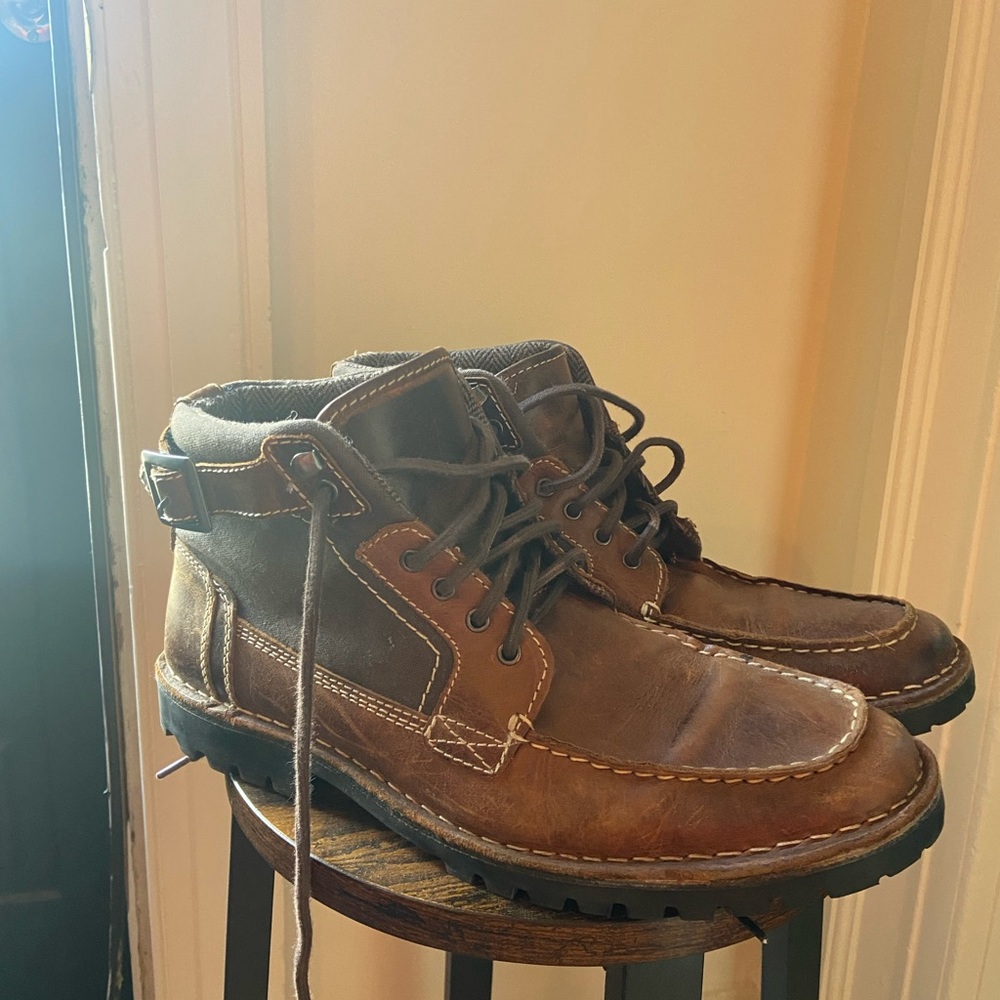 Lightly worn Steve Madden boots